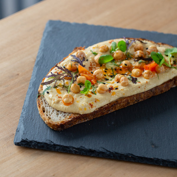 Tostadas hummus