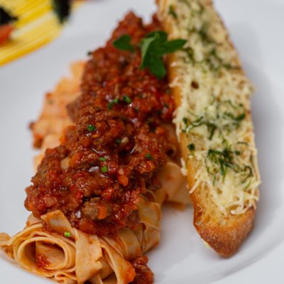 Fetuccini a la boloñesa