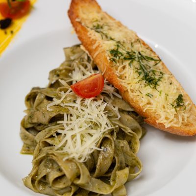 Fetuccini Pesto