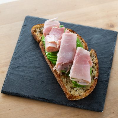 Tostada Palta Jamón