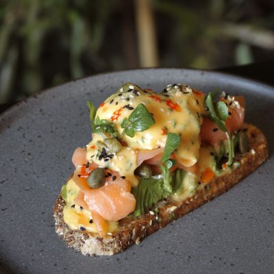 Huevos benedictinos con salmón ahumado